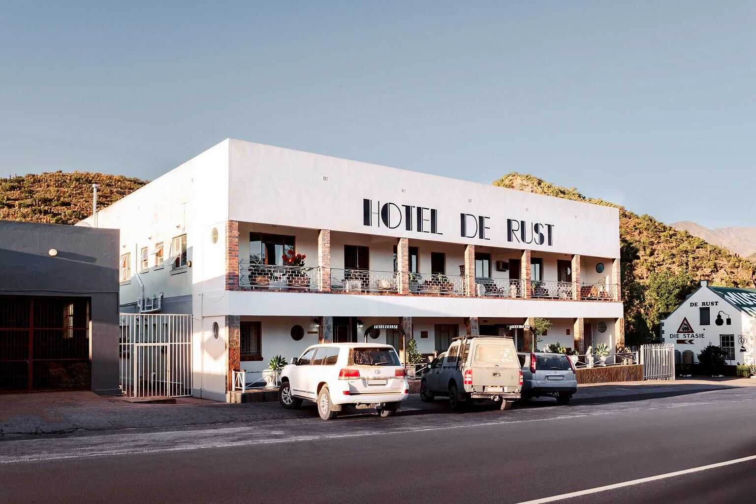 Hotel De Rust at twilight
